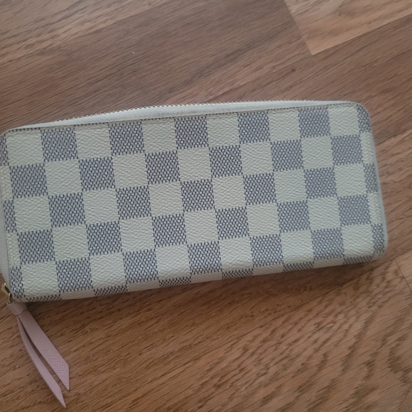 Louis Vuitton Checkered Wallet - Picture 2 of 7